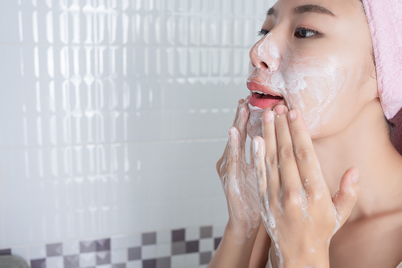 5 bước rửa mặt cho da mụn không phải ai cũng biết